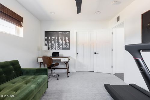 5744 12 St, Phoenix AZ 85086-7351 exterior