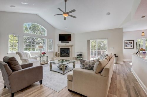 2301 Silver Fox Ct, Waukesha WI  53188-2789 exterior