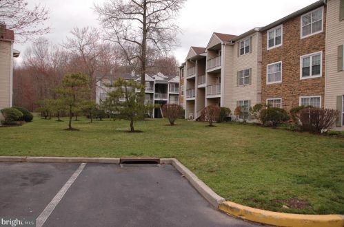 37 Hemlock Ct, Trenton NJ  08619-4629 exterior