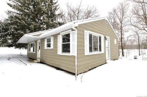 34 Neelytown Rd, Camp Bell Hall, NY 10916-2721