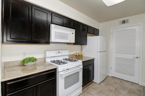 5482 Tares Cir, Elk Grove CA  95757-4361 exterior