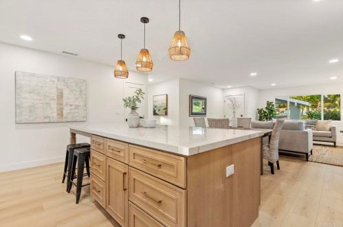 2079 Park Dale Ln, Encinitas CA  92024-4325 exterior