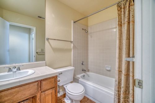 90 Elderberry Ct, Chico CA  95928-4025 exterior