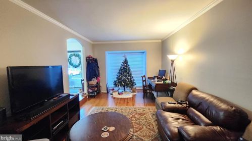 9025 Gavelwood Ct, Springfield VA  22153-1123 exterior