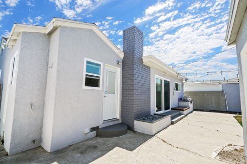 4835 122nd St, Hawthorne CA  90250-3507 exterior