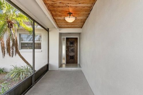 4884 Napoli Dr, Naples, FL 34103-8952