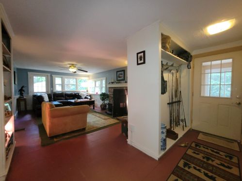 160 Drew Rd, Hopkinton NH  03229-2214 exterior