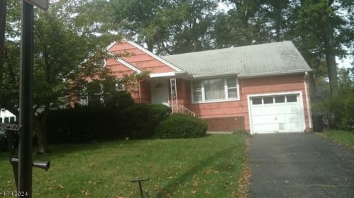 576 5th Ave, Roselle, NJ 07203-2356