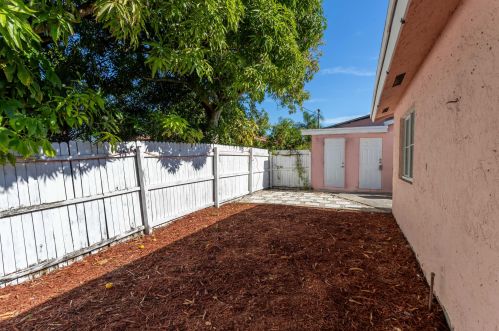38 8th Ave, Delray Beach FL  33444-2663 exterior