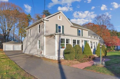 22 Tunxis St, Farmington CT  06032-2814 exterior