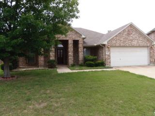 4657 Vespesian Ln, Grand Prairie TX  75052-1824 exterior