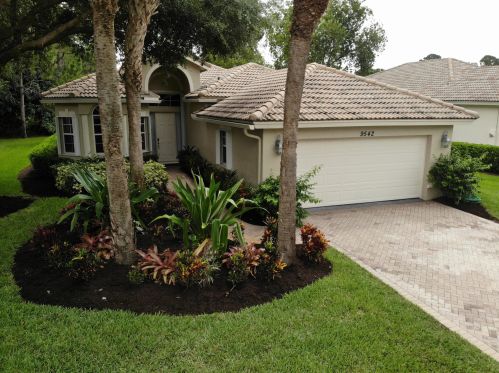 9542 Avenel Ln, Fort Pierce, FL 34986-3272