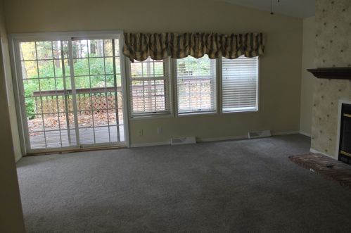 221 Rock Lake Dr, Zelienople PA  16063-8901 exterior