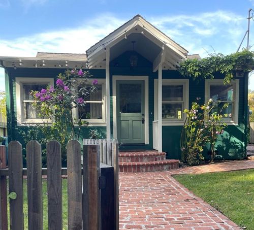 1023 Miramontes St, Princeton By The Sea, CA 94019-1948