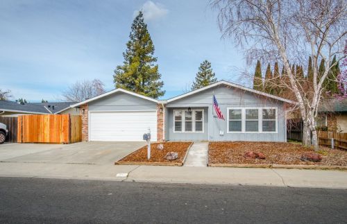 425 Dolores Dr, Woodland, CA 95695-5426