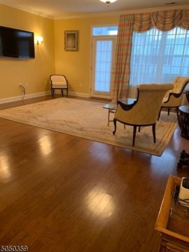 4 Quarry Dr, West Paterson, NJ 07424-4207