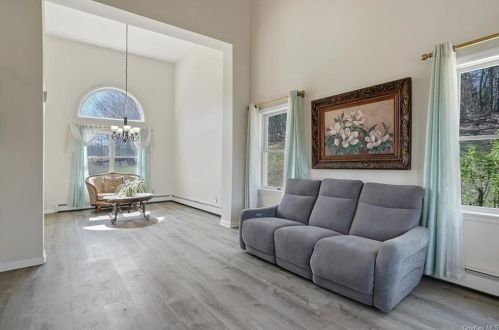 270 Prosperous Valley Rd, Middletown NY  10940-8707 exterior