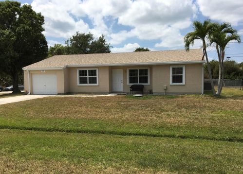 2598 Lakewood St, Fort Pierce, FL 34952-7341