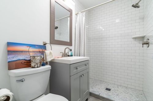 12 Brookwood Rd, New Rochelle NY  10804-1841 exterior