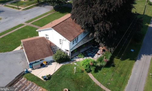 252 Redwood St, Hummelstown PA  17036-2619 exterior