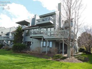 707 Mariner Vlg, Mitiwanga, OH 44839-1035