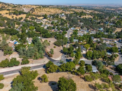 28 Fresno St, Lake Nacimiento CA  93446-2014 exterior