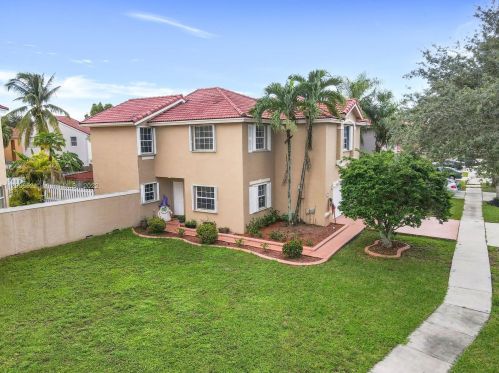 4721 152nd Ter, Hollywood, FL 33027-3633