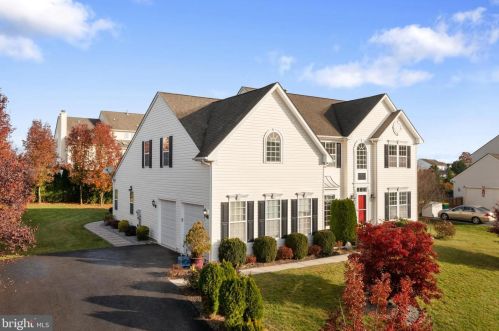 107 Lower Way Rd, Easton, PA 18045-8037