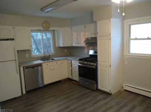 30 Rockland Ave, West Paterson, NJ 07424-3344