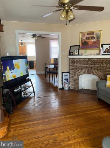 6545 Bouvier St, Philadelphia, PA 19126-3414