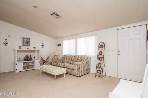 7205 Camino De Oeste, Tucson AZ  85742-9676 exterior