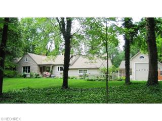 2150 Brentwood Dr, Akron, OH 44333-2044