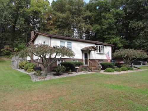 221 Becca Ln, Stroudsburg, PA 18360-9450
