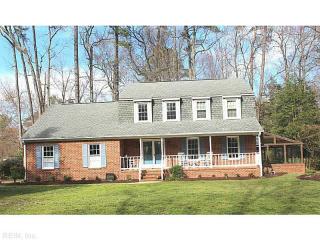141 Breezy Point Dr, Yorktown VA  23692-3317 exterior