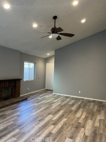 16635 Shinedale Dr, Santa Clarita, CA 91387-3270