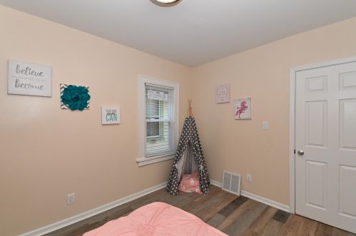 4902 Hoyt Pl, Milwaukee WI  53216-2331 exterior