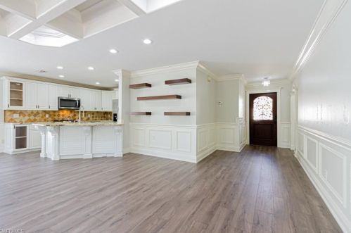 132 Stanhope Cir, Naples, FL 34104-0807