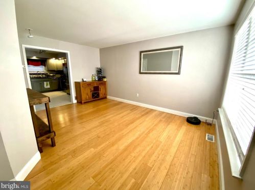 255 Shetland Dr, New Castle DE  19720-8832 exterior