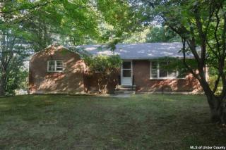 2 Raymond Dr, Woodstock, NY 12498-1729