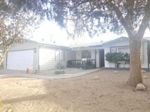 738 Holguin St, Lancaster, CA 93534-1526
