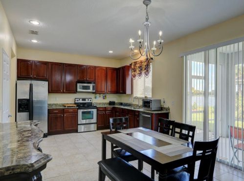 672 Carriage Lk Way, Vero Beach FL 32968-9480 exterior