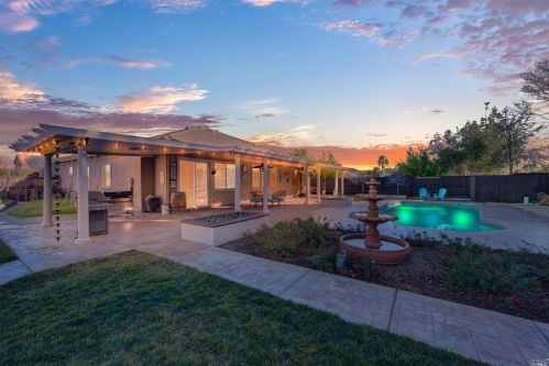 131 Feather Riv Cir, Vacaville CA 95688-8749 exterior