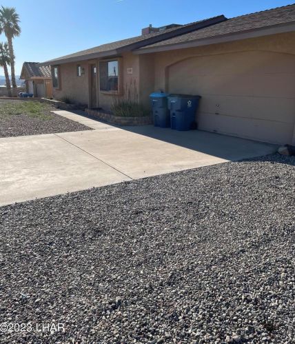 2145 Bombay Dr, Lake Havasu City, AZ 86404-1916