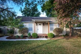 5101 Schubert Rd, Knoxville, TN 37912-3833