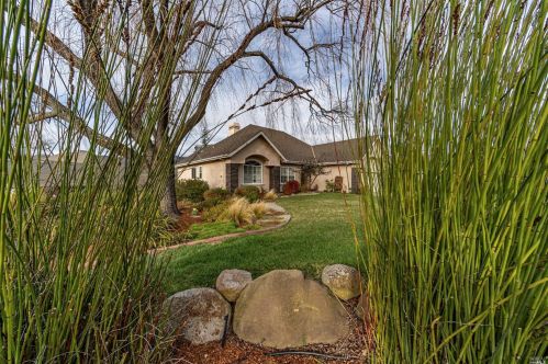 6249 Meadowstone Dr, Santa Rosa, CA 95409-5879