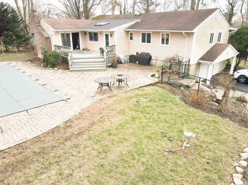 3 Josephine Ln, Northport NY  11768-2706 exterior