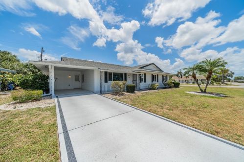 716 Riviera Dr, Ruskin, FL 33573-5537