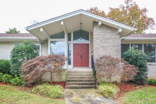 107 Oak Hill Cir, Lebanon, TN 37087-2609