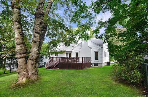 10 Reynal Xing, Scarsdale NY  10583-7414 exterior