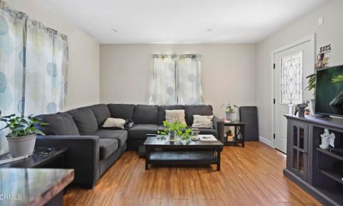 231 Roosevelt Ave, Oxnard CA  93030-0054 exterior